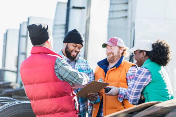 FLEET MANAGEMENT REPORTING. Increase visibility into your fleet across your entire organization.